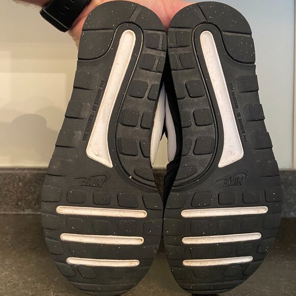 Nike Valiant Sneaker - Size 7 - Picture 7 of 10